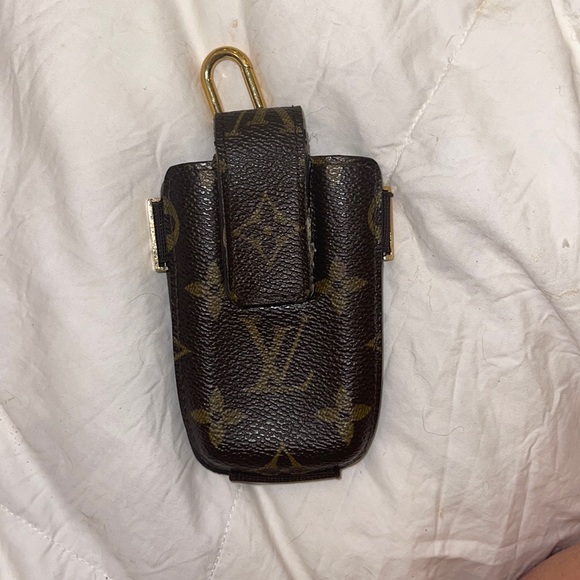 Louis Vuitton phone case/key holder - Picture 1 of 6